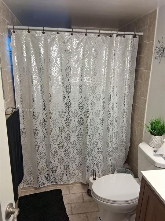 Active With Contract: $1,850 (2 beds, 2 baths, 1001 Square Feet)