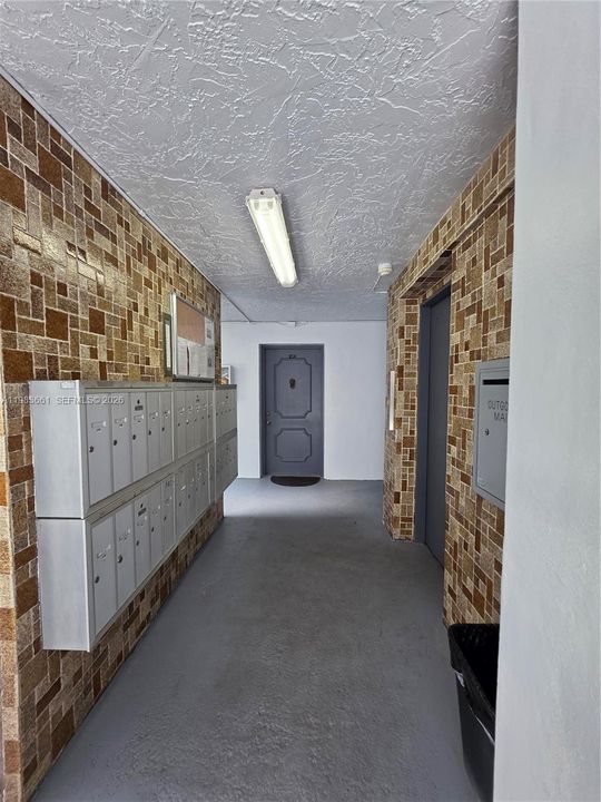 Active With Contract: $1,850 (2 beds, 2 baths, 1001 Square Feet)