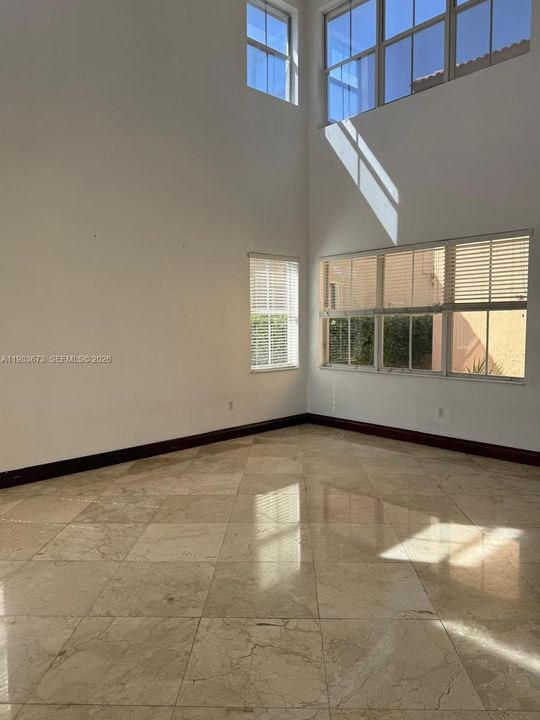 For Sale: $1,095,000 (5 beds, 4 baths, 3636 Square Feet)
