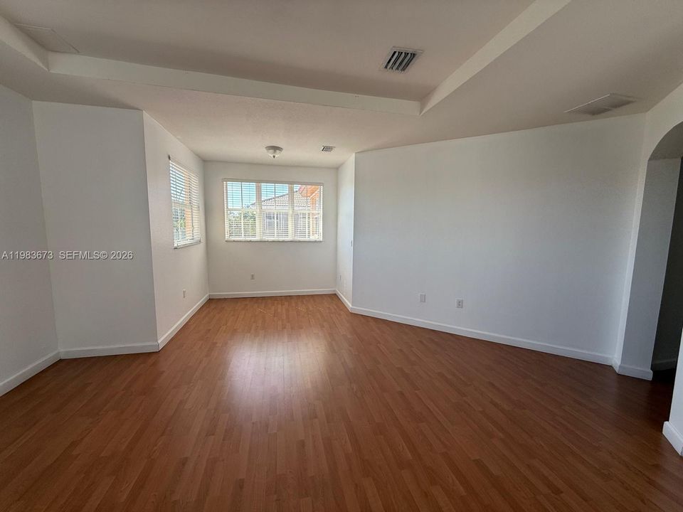 For Sale: $1,095,000 (5 beds, 4 baths, 3636 Square Feet)