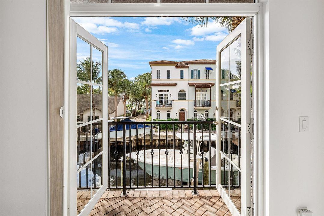 Balcony off Family Room