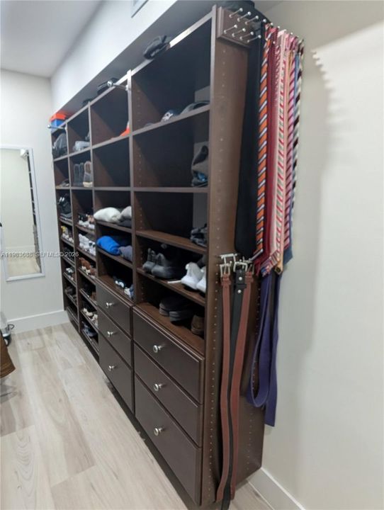 En Venta: $795,000 (3 camas, 2 baños, 1570 Pies cuadrados)