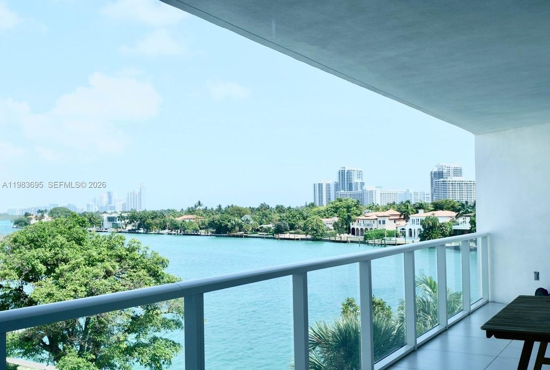 Недавно продано: $879,000 (2 спален, 2 ванн, 1142 Квадратных фут)