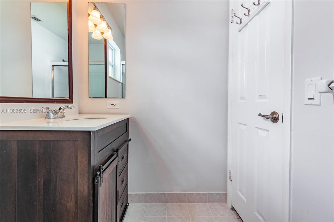 For Sale: $710,000 (3 beds, 2 baths, 1435 Square Feet)