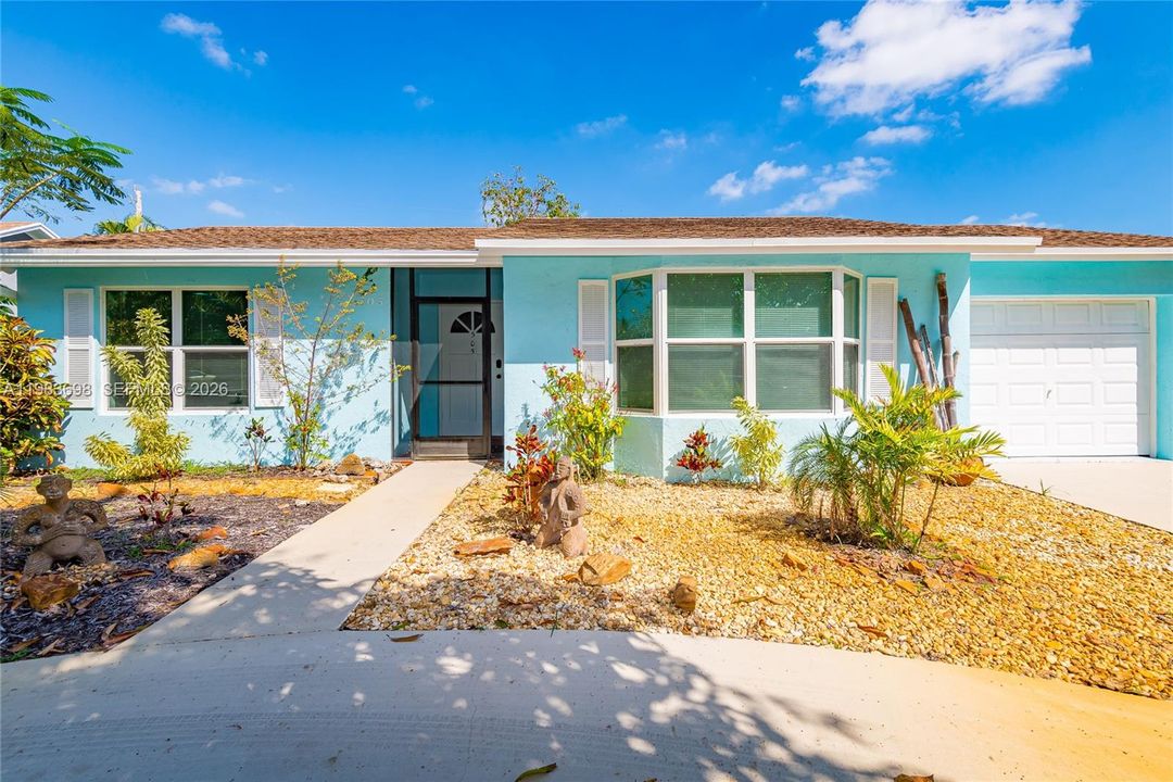For Sale: $710,000 (3 beds, 2 baths, 1435 Square Feet)