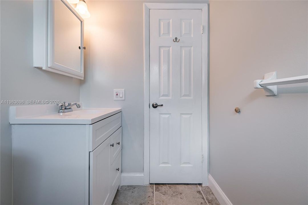 For Sale: $710,000 (3 beds, 2 baths, 1435 Square Feet)