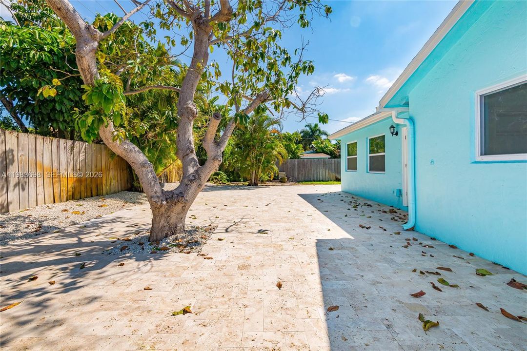 For Sale: $710,000 (3 beds, 2 baths, 1435 Square Feet)