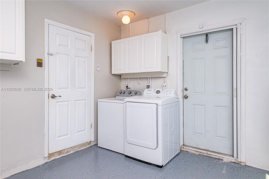 For Sale: $710,000 (3 beds, 2 baths, 1435 Square Feet)