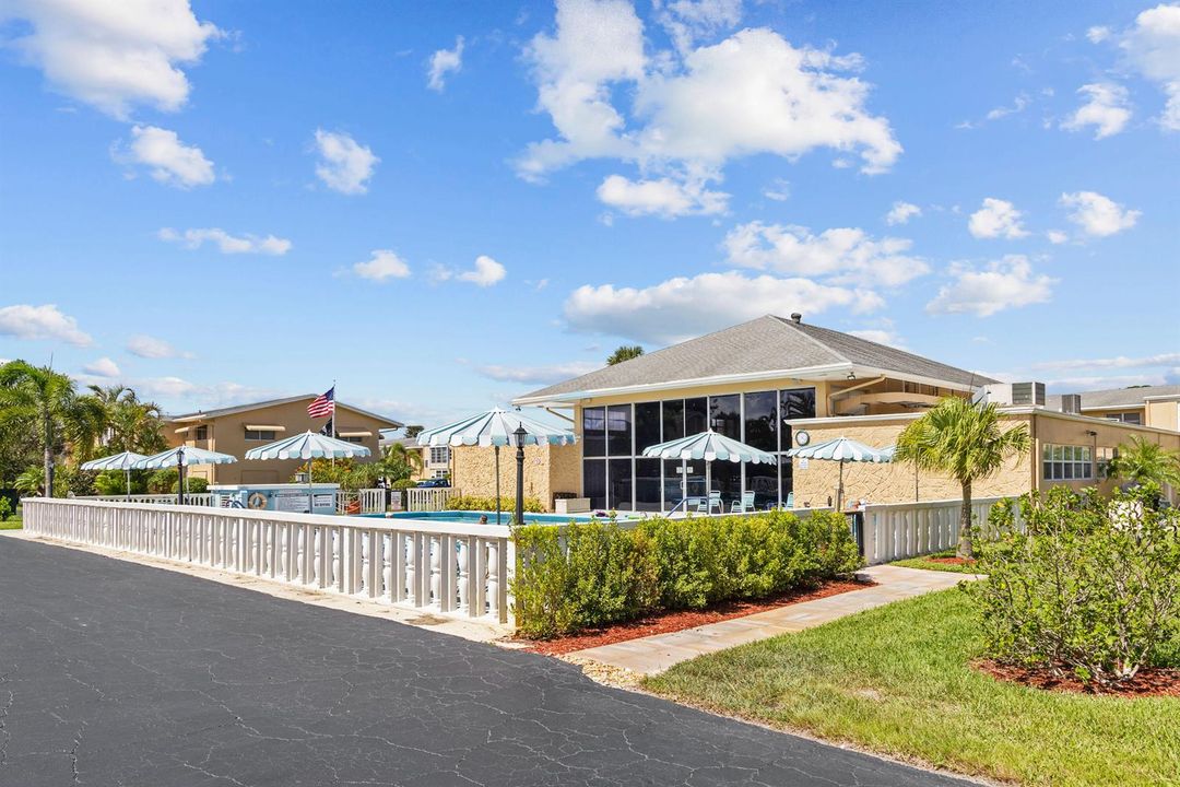 2111 NE 1st Ct Boynton Beach-218