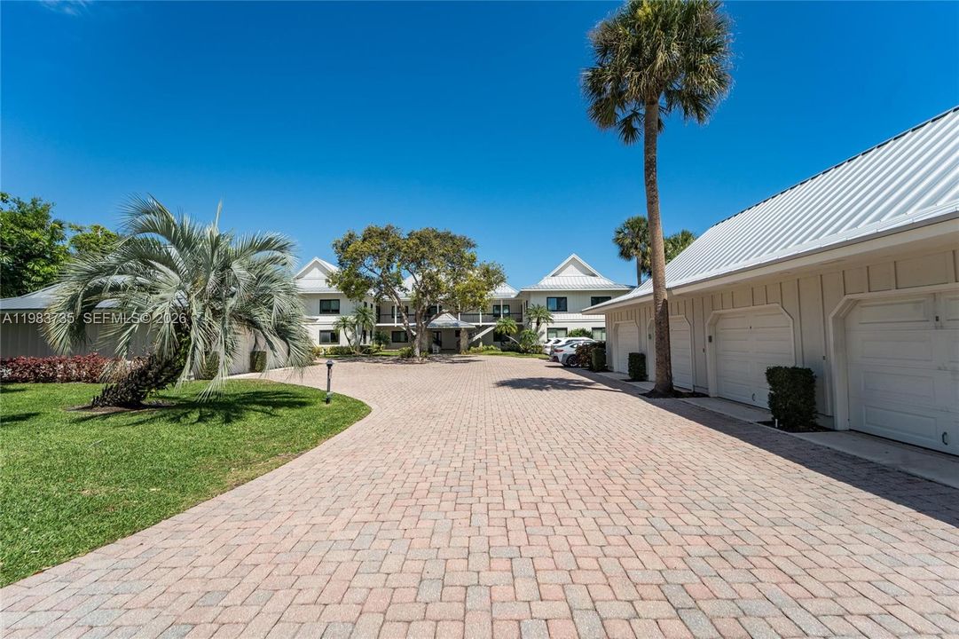 待售: $2,295,000 (2 贝兹, 2 浴室, 1752 平方英尺)