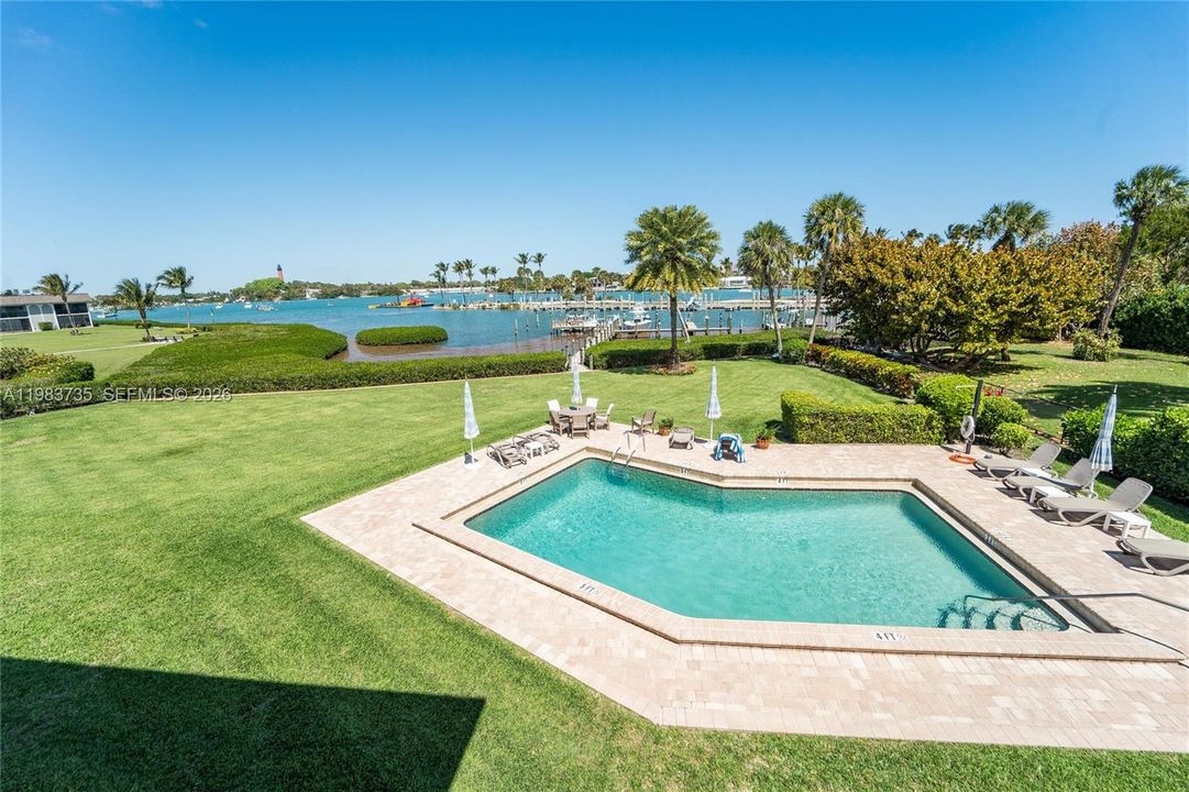 待售: $2,295,000 (2 贝兹, 2 浴室, 1752 平方英尺)