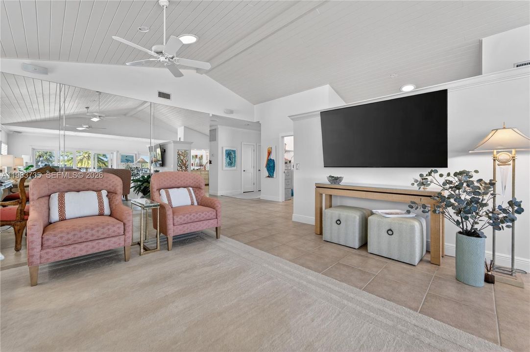 待售: $2,295,000 (2 贝兹, 2 浴室, 1752 平方英尺)