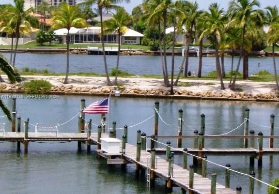 待售: $2,295,000 (2 贝兹, 2 浴室, 1752 平方英尺)