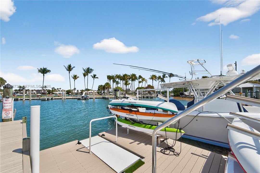 待售: $2,295,000 (2 贝兹, 2 浴室, 1752 平方英尺)