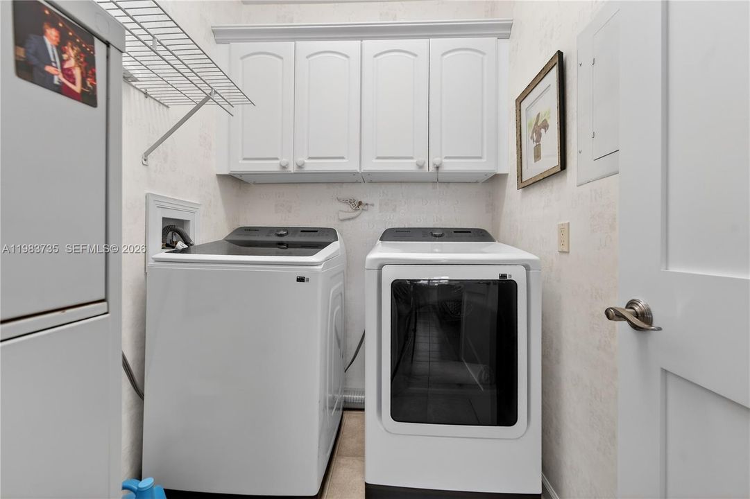 待售: $2,295,000 (2 贝兹, 2 浴室, 1752 平方英尺)