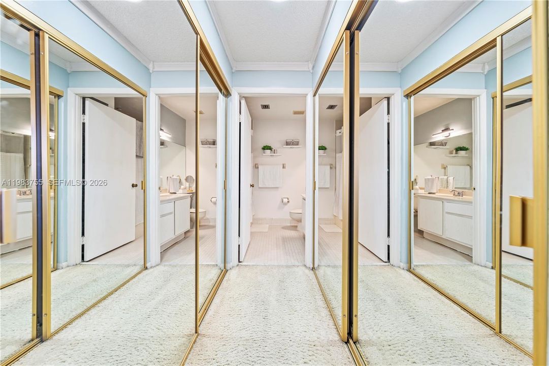 Active With Contract: $240,000 (2 beds, 2 baths, 1122 Square Feet)
