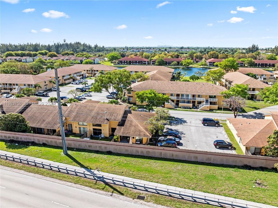 Active With Contract: $240,000 (2 beds, 2 baths, 1122 Square Feet)