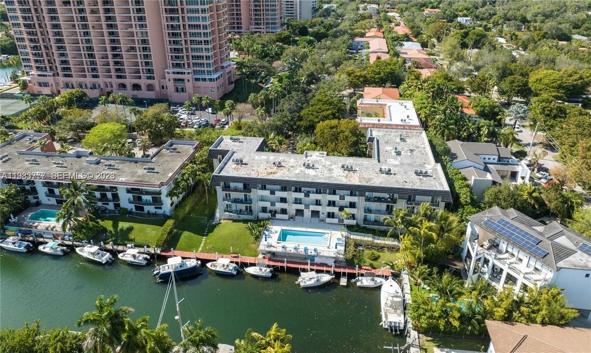 En Venta: $675,000 (2 camas, 2 baños, 1060 Pies cuadrados)
