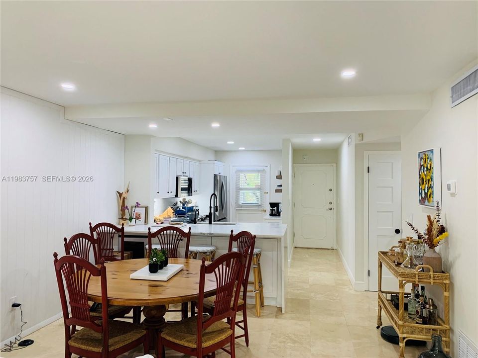 En Venta: $675,000 (2 camas, 2 baños, 1060 Pies cuadrados)