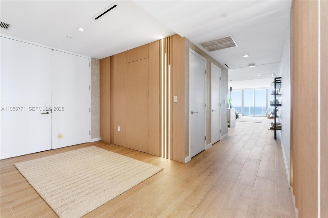 待售: $3,595,000 (3 贝兹, 3 浴室, 2428 平方英尺)