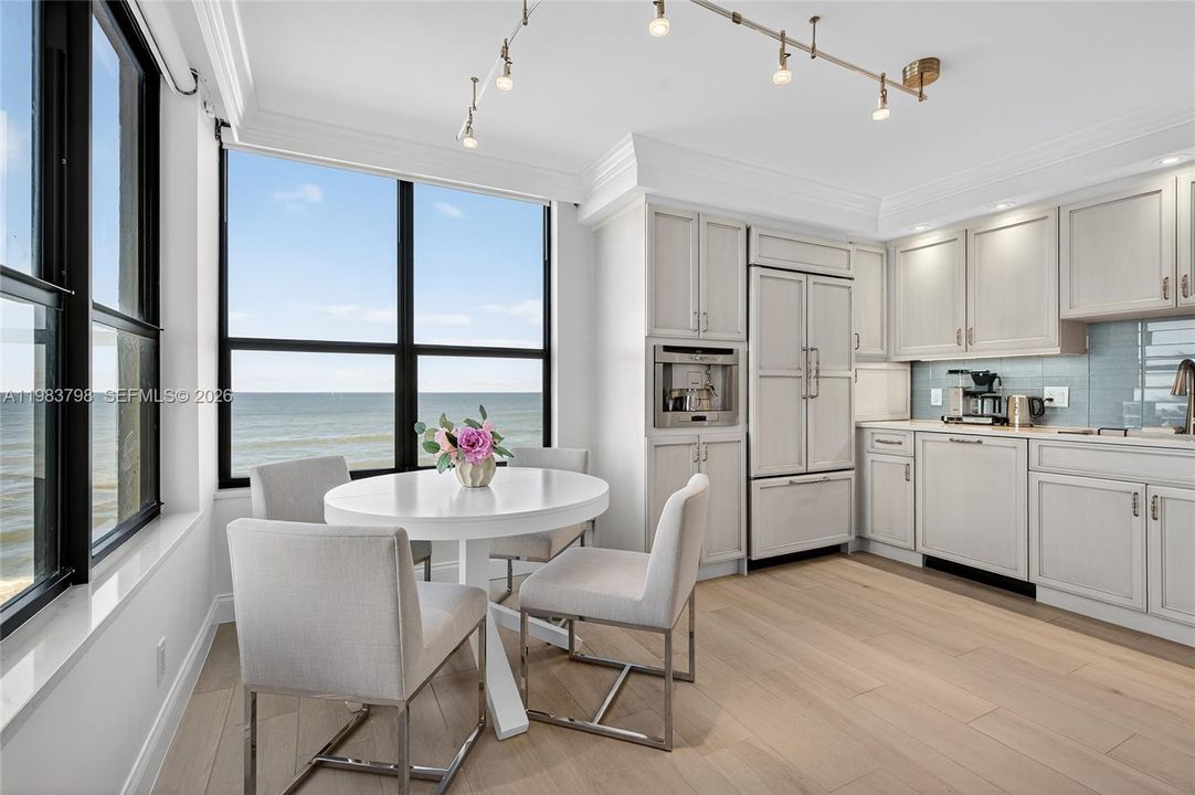 En Venta: $2,695,000 (2 camas, 2 baños, 2010 Pies cuadrados)