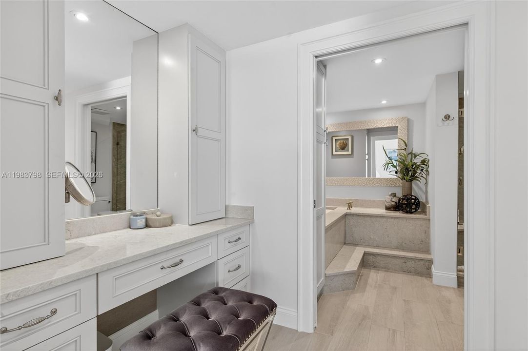 En Venta: $2,695,000 (2 camas, 2 baños, 2010 Pies cuadrados)