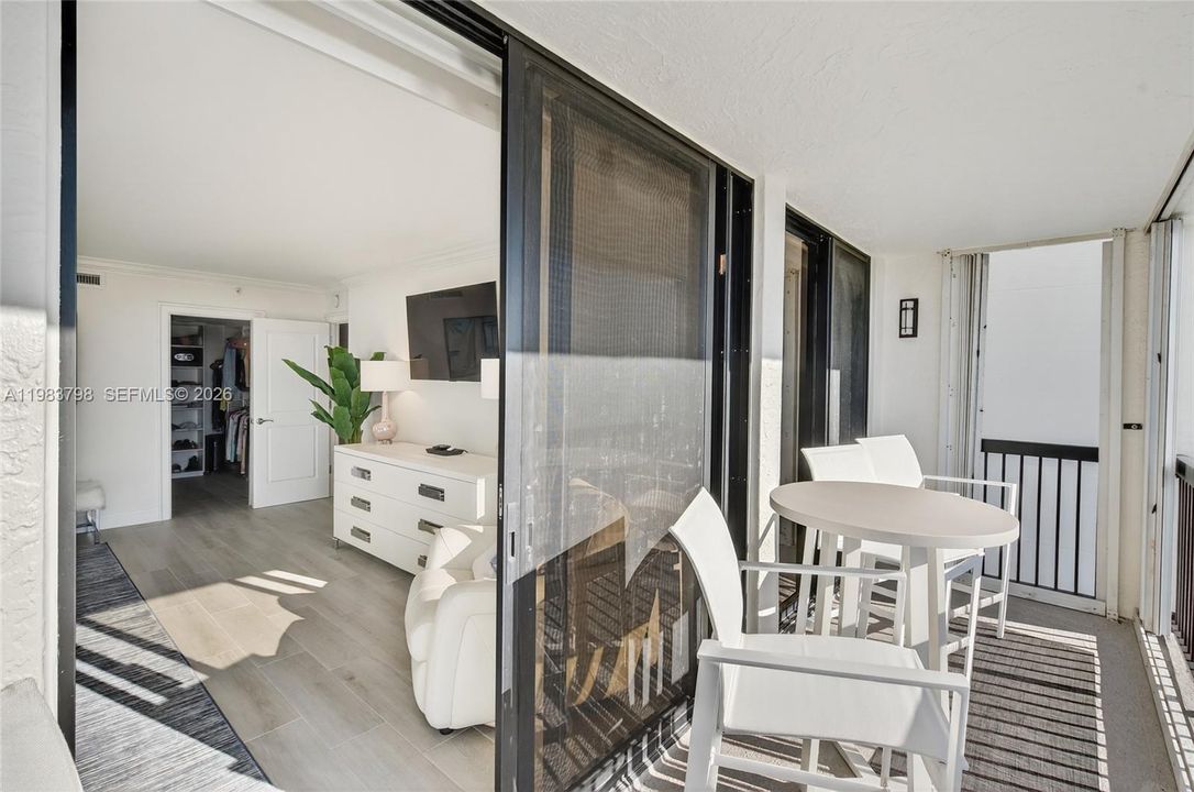 En Venta: $2,695,000 (2 camas, 2 baños, 2010 Pies cuadrados)