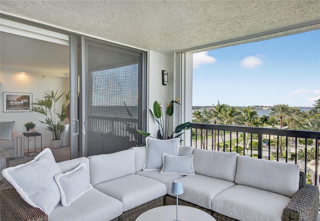 En Venta: $2,695,000 (2 camas, 2 baños, 2010 Pies cuadrados)