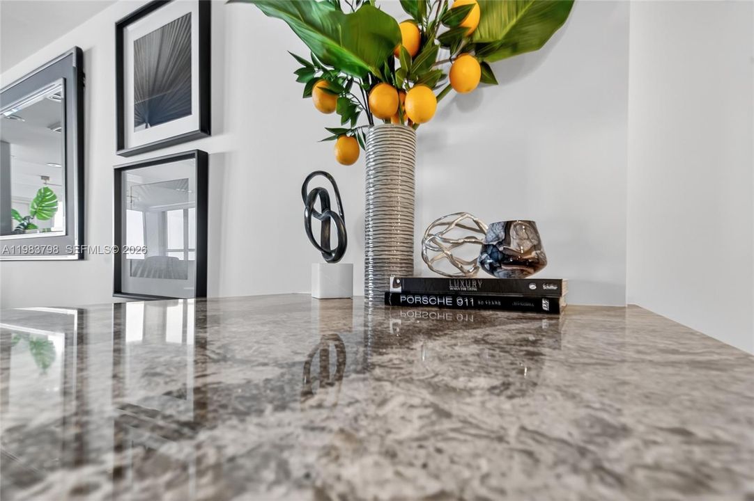 En Venta: $2,695,000 (2 camas, 2 baños, 2010 Pies cuadrados)