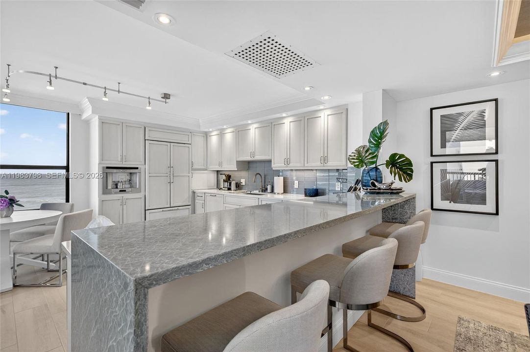 En Venta: $2,695,000 (2 camas, 2 baños, 2010 Pies cuadrados)