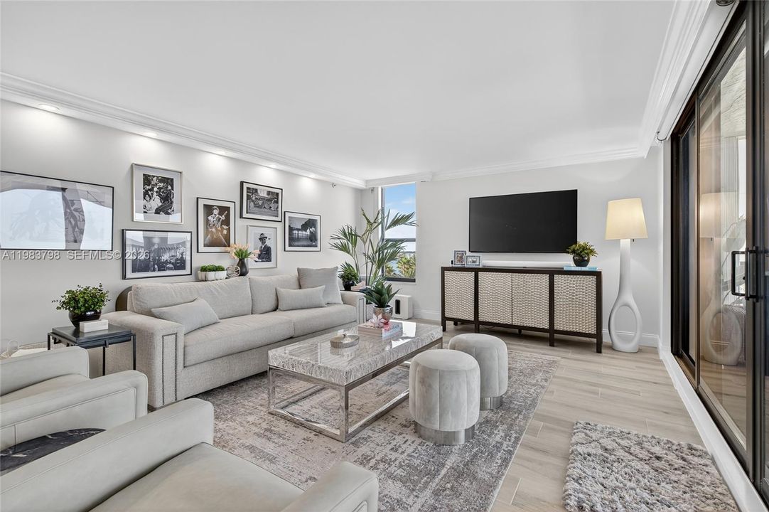 En Venta: $2,695,000 (2 camas, 2 baños, 2010 Pies cuadrados)