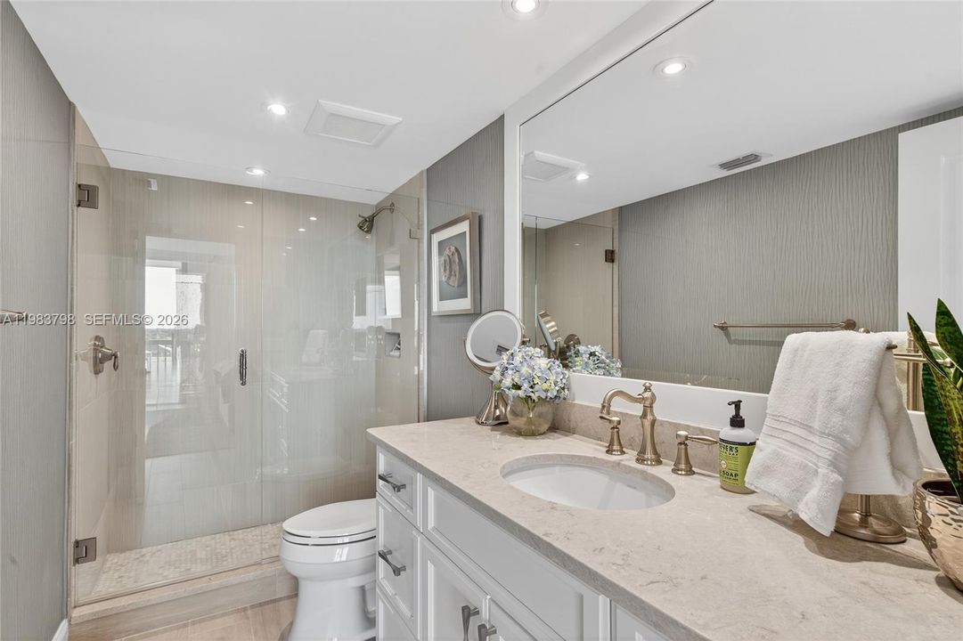 En Venta: $2,695,000 (2 camas, 2 baños, 2010 Pies cuadrados)