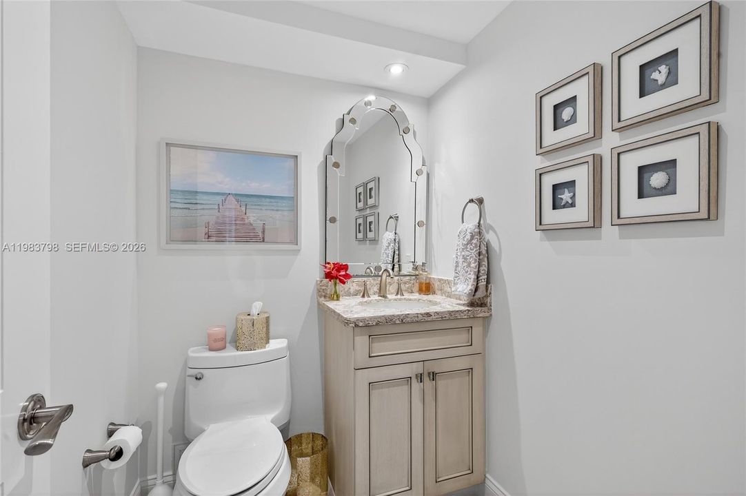 En Venta: $2,695,000 (2 camas, 2 baños, 2010 Pies cuadrados)