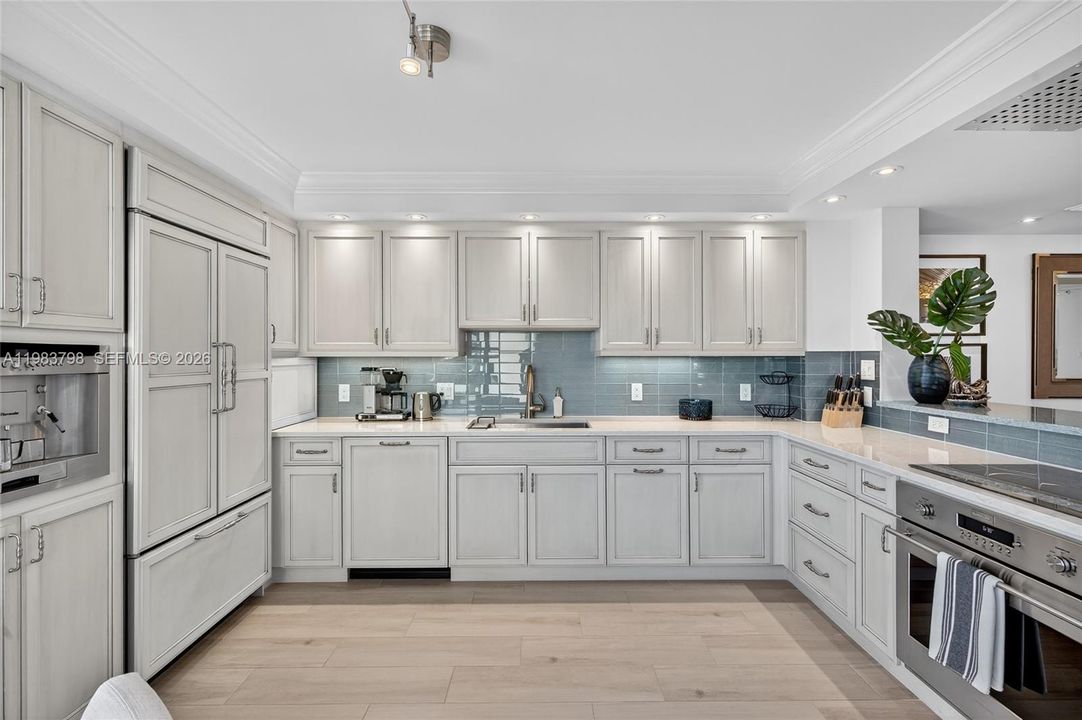 En Venta: $2,695,000 (2 camas, 2 baños, 2010 Pies cuadrados)