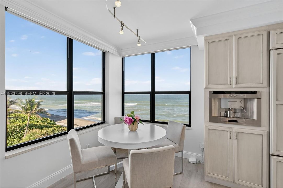 En Venta: $2,695,000 (2 camas, 2 baños, 2010 Pies cuadrados)