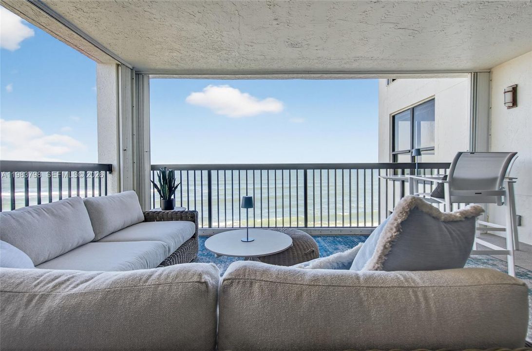 En Venta: $2,695,000 (2 camas, 2 baños, 2010 Pies cuadrados)