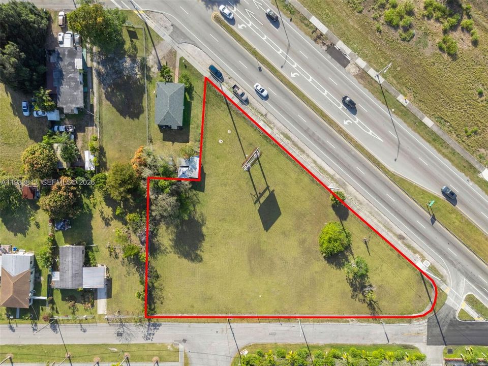 На продажу: $4,500,000 (0.96 acres)