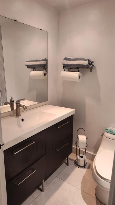 For Sale: $215,000 (1 beds, 1 baths, 620 Square Feet)