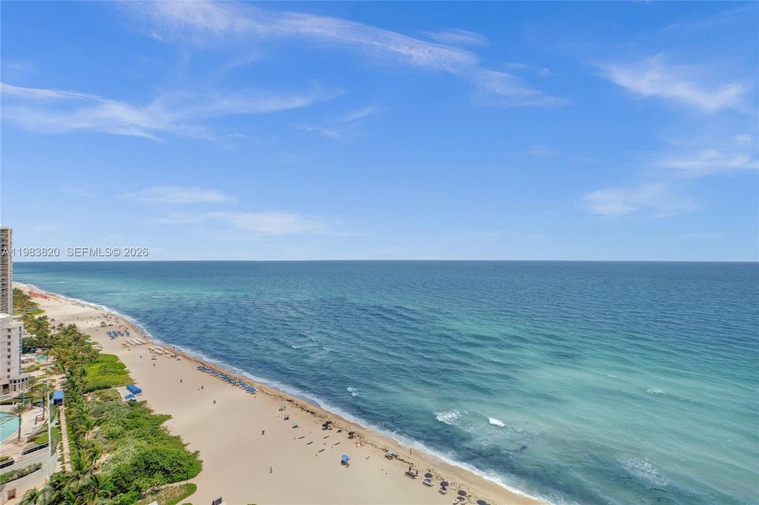 For Sale: $1,170,000 (1 beds, 1 baths, 858 Square Feet)