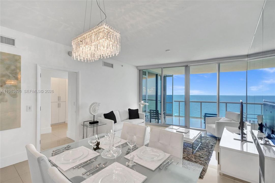 For Sale: $1,170,000 (1 beds, 1 baths, 858 Square Feet)