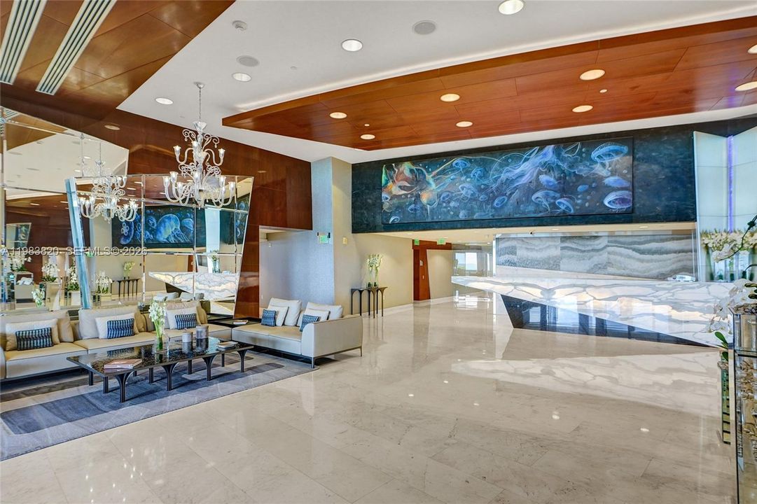 For Sale: $1,170,000 (1 beds, 1 baths, 858 Square Feet)