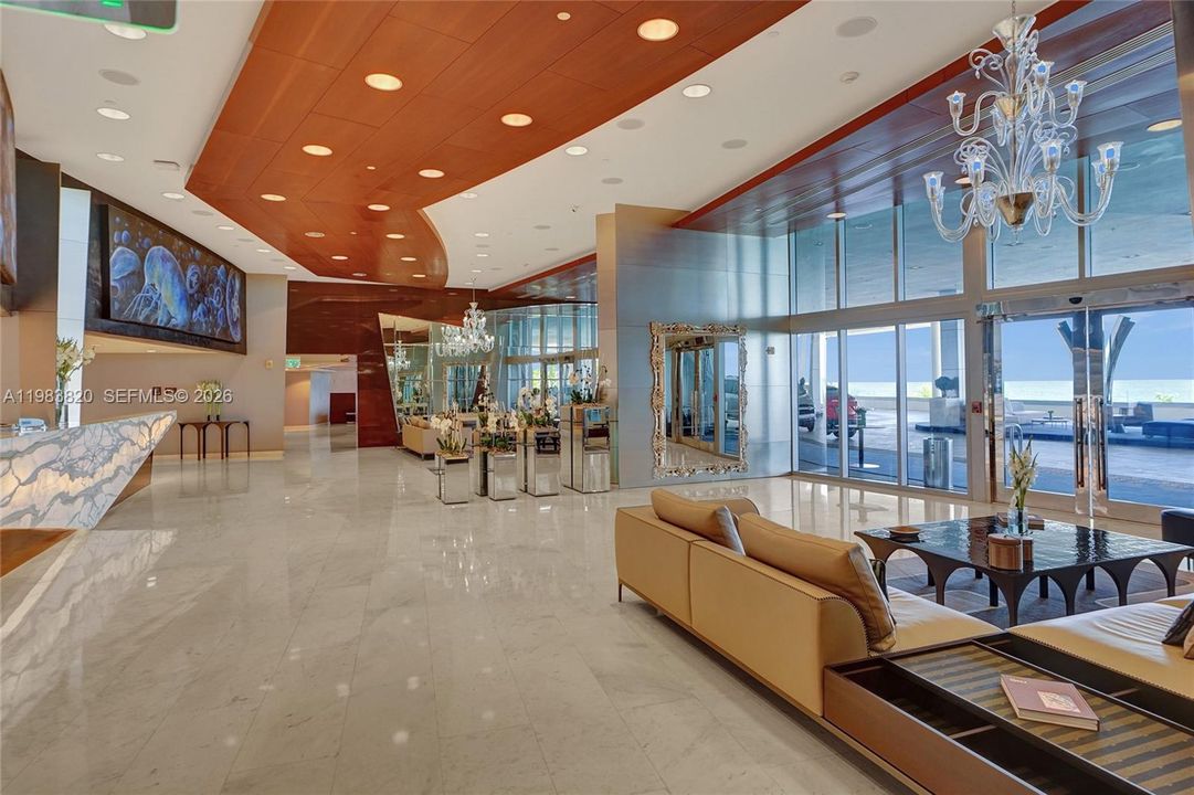 For Sale: $1,170,000 (1 beds, 1 baths, 858 Square Feet)