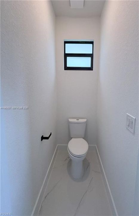Vendido Recientemente: $385,000 (4 camas, 2 baños, 1771 Pies cuadrados)