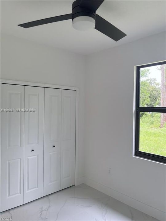 Vendido Recientemente: $385,000 (4 camas, 2 baños, 1771 Pies cuadrados)