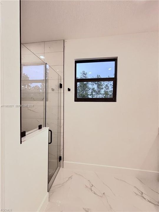 Vendido Recientemente: $385,000 (4 camas, 2 baños, 1771 Pies cuadrados)