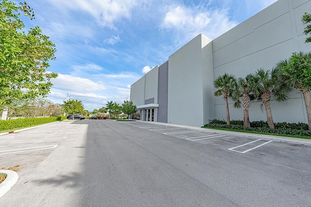 Exterior_12000NW39St_CS_7
