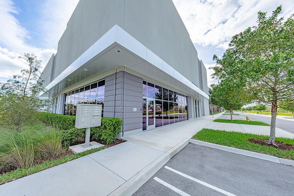 Exterior_12000NW39St_CS_3
