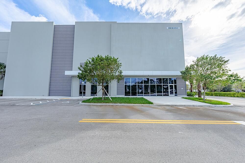 Exterior_12000NW39St_CS_16