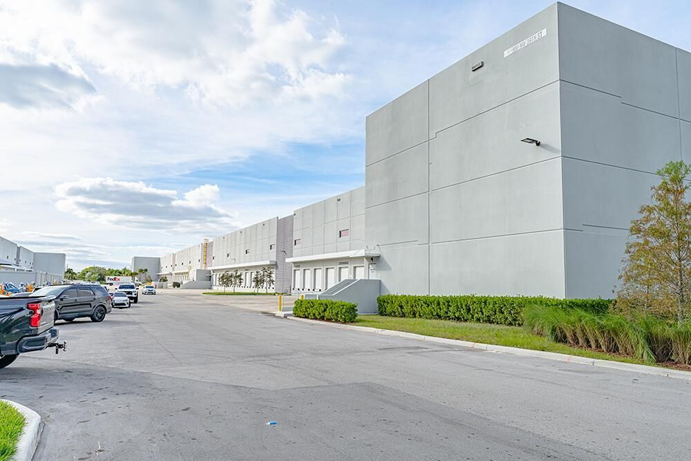 Exterior_12000NW39St_CS_38
