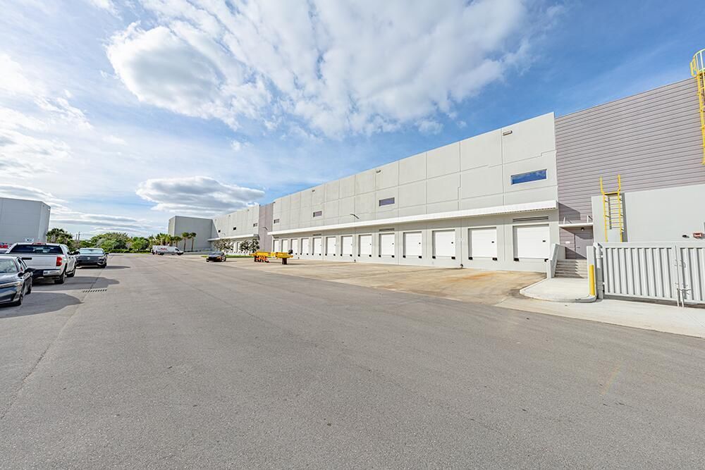 Exterior_12000NW39St_CS_25